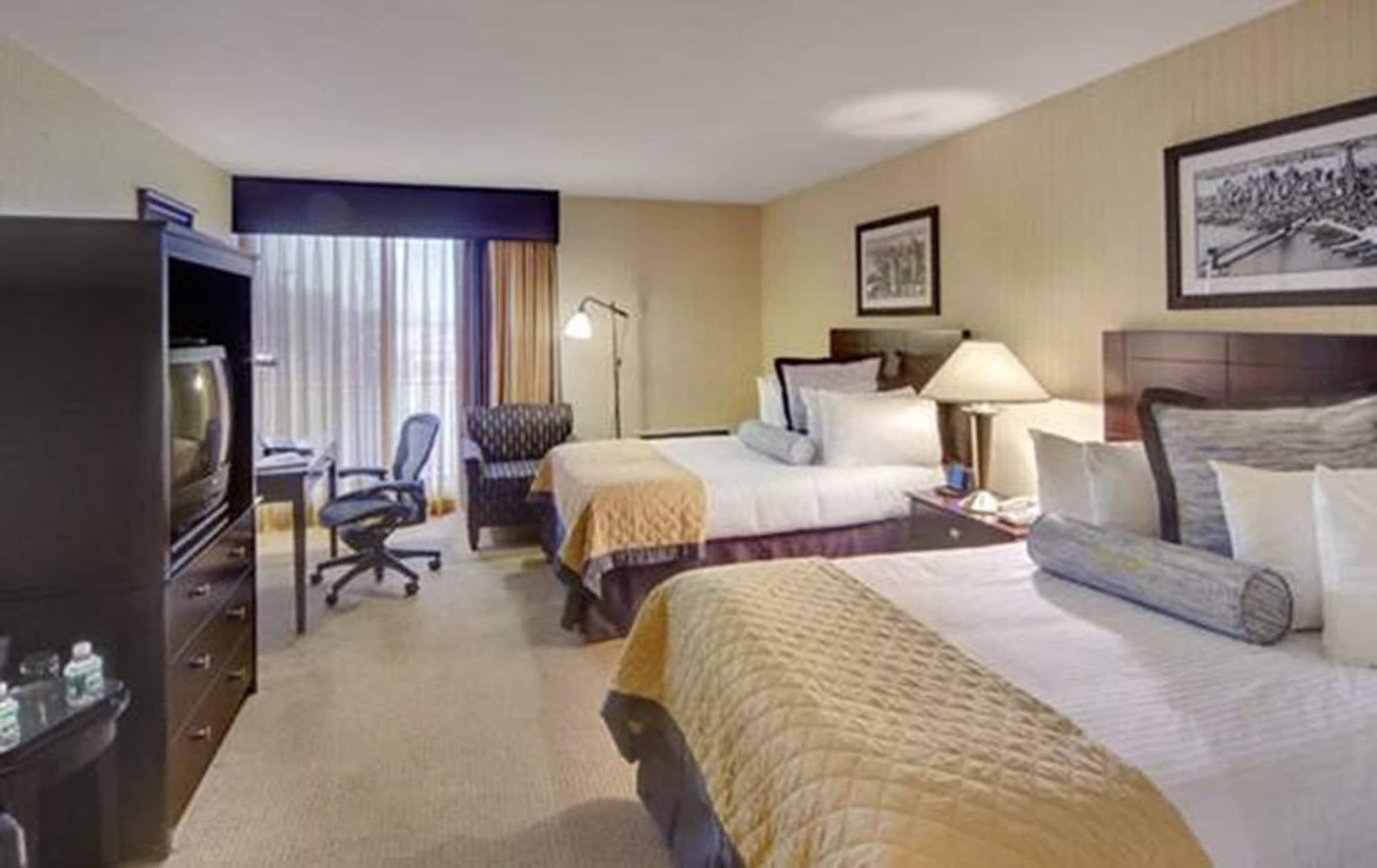 Wyndham Garden Hotel Newark Airport Экстерьер фото