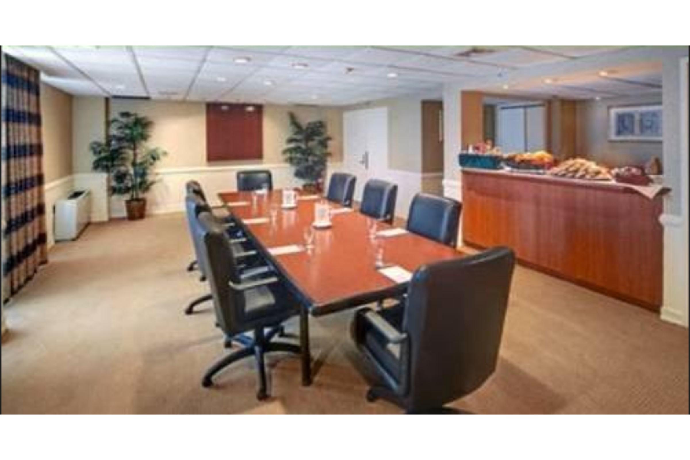 Wyndham Garden Hotel Newark Airport Экстерьер фото