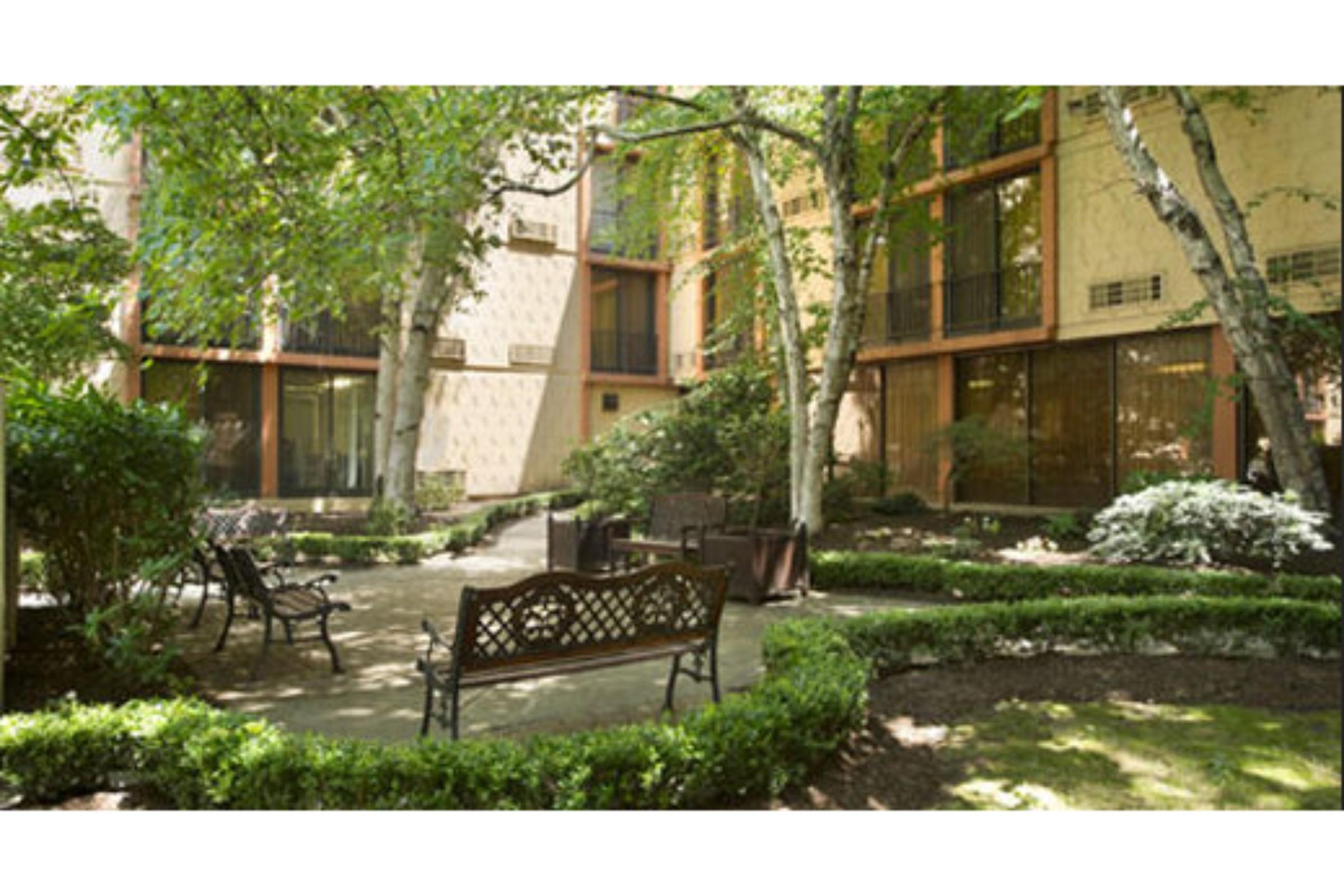 Wyndham Garden Hotel Newark Airport Экстерьер фото