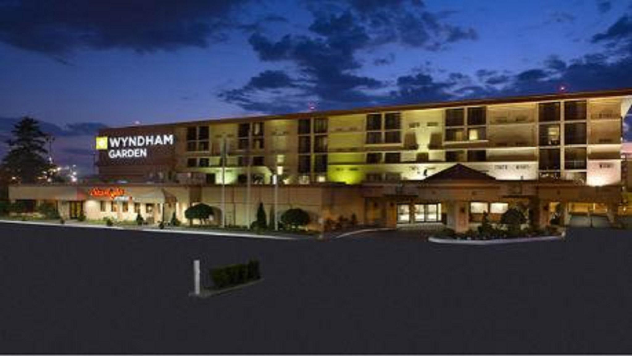 Wyndham Garden Hotel Newark Airport Экстерьер фото